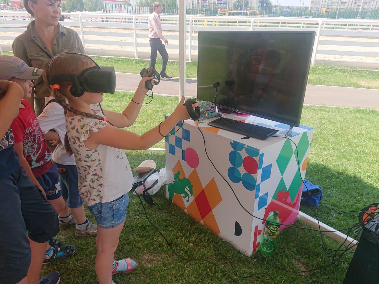 Компания «Гефест Проекция РТ» предоставила в аренду для компании Татнефть VR развлечение в г.Альметьевск на конно-спортивных соревнованиях